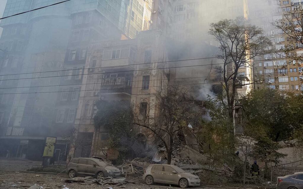 ¿Qué es la 'bomba sucia' de la que habla Rusia y agita el temor de una escalada nuclear en Ucrania?