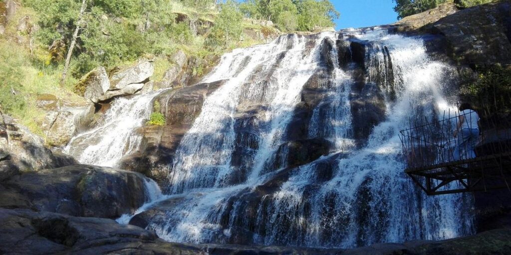 10 impresionantes cascadas en España que te quitarán la respiración
