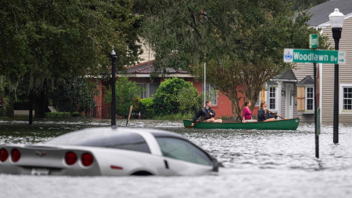 Ian deja bajo el agua a varias comunidades del centro de Florida