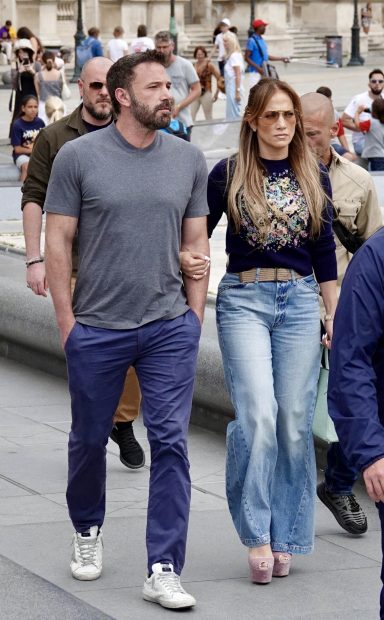 Jennifer López y Ben Affleck por París / Gtres