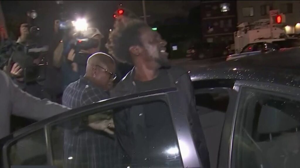 Cae sospechoso de cortarle el cuello a pasajero del subway en NYC