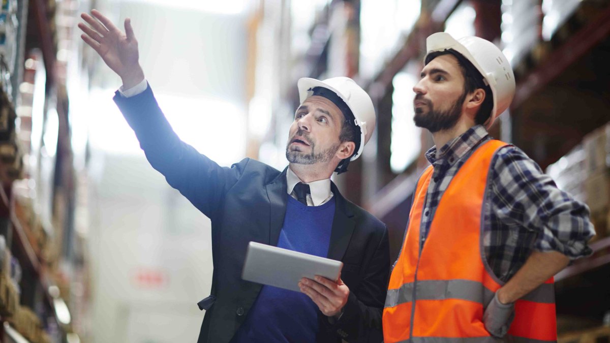 Amazon contratará 150,000 empleados a tiempo completo, tiempo parcial y de temporada de cara a los feriados.