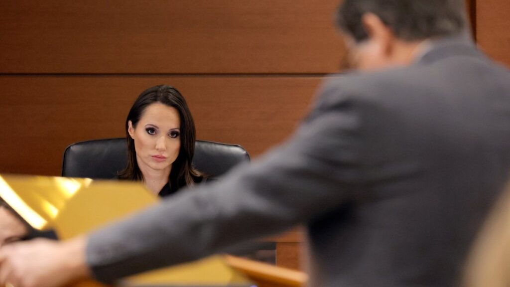 Salen a la luz perturbadores videos del autor de la masacre de Parkland en el momento del tiroteo masivo