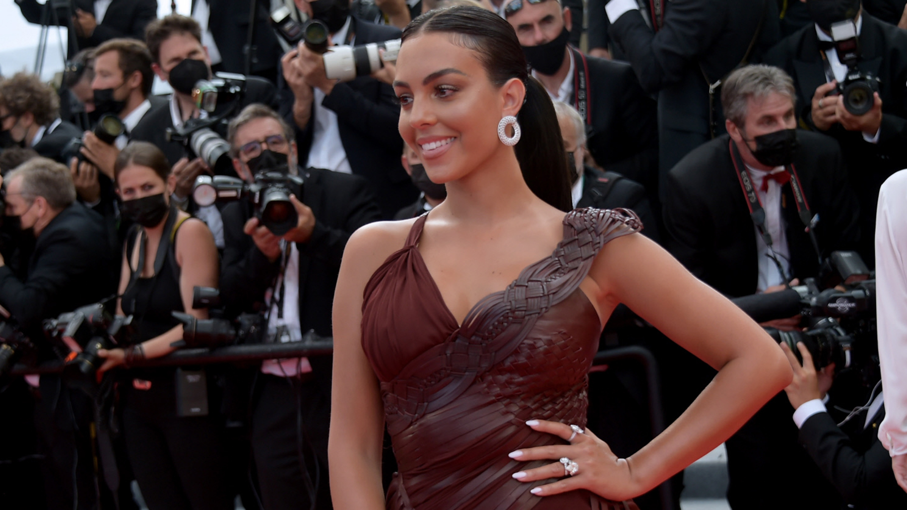 una reina de estilo con un armario exclusivo