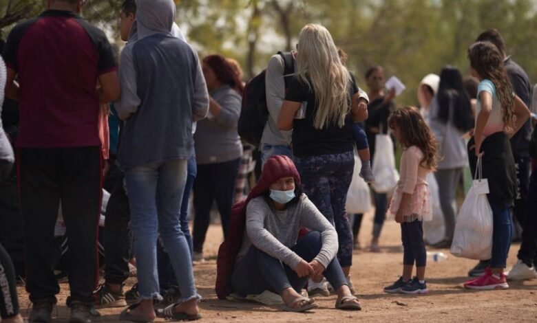 Aumenta dramáticamente cantidad de migrantes aglomerados en pueblo al sur de México