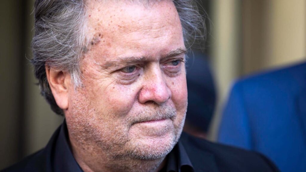 El tribunal que juzga a Steve Bannon, tiene previsto dar a conocer su sentencia