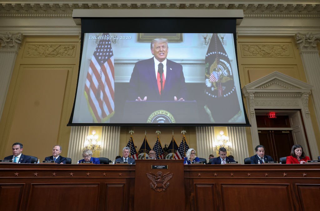 Comité que investiga ataque al Capitolio cita a declarar a Trump