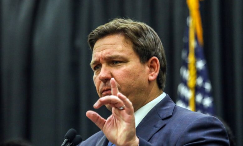 Gobierno de Florida debe mostrar registros de vuelos con migrantes