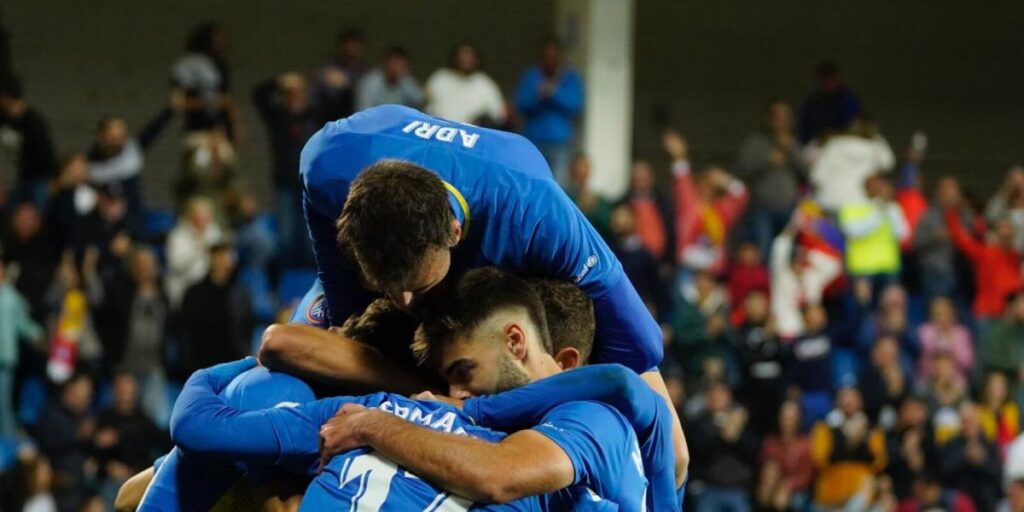 3-1. El Andorra sigue vestido de 'matagigantes'
