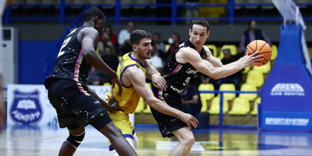 88-81: Una mala primera mitad le cuesta la derrota al Lenovo Tenerife
