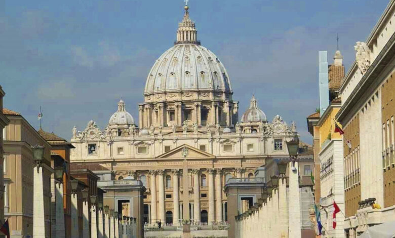 Acusan que Vaticano usó limosnas para pagar defensa en casos de abuso sexual en EU