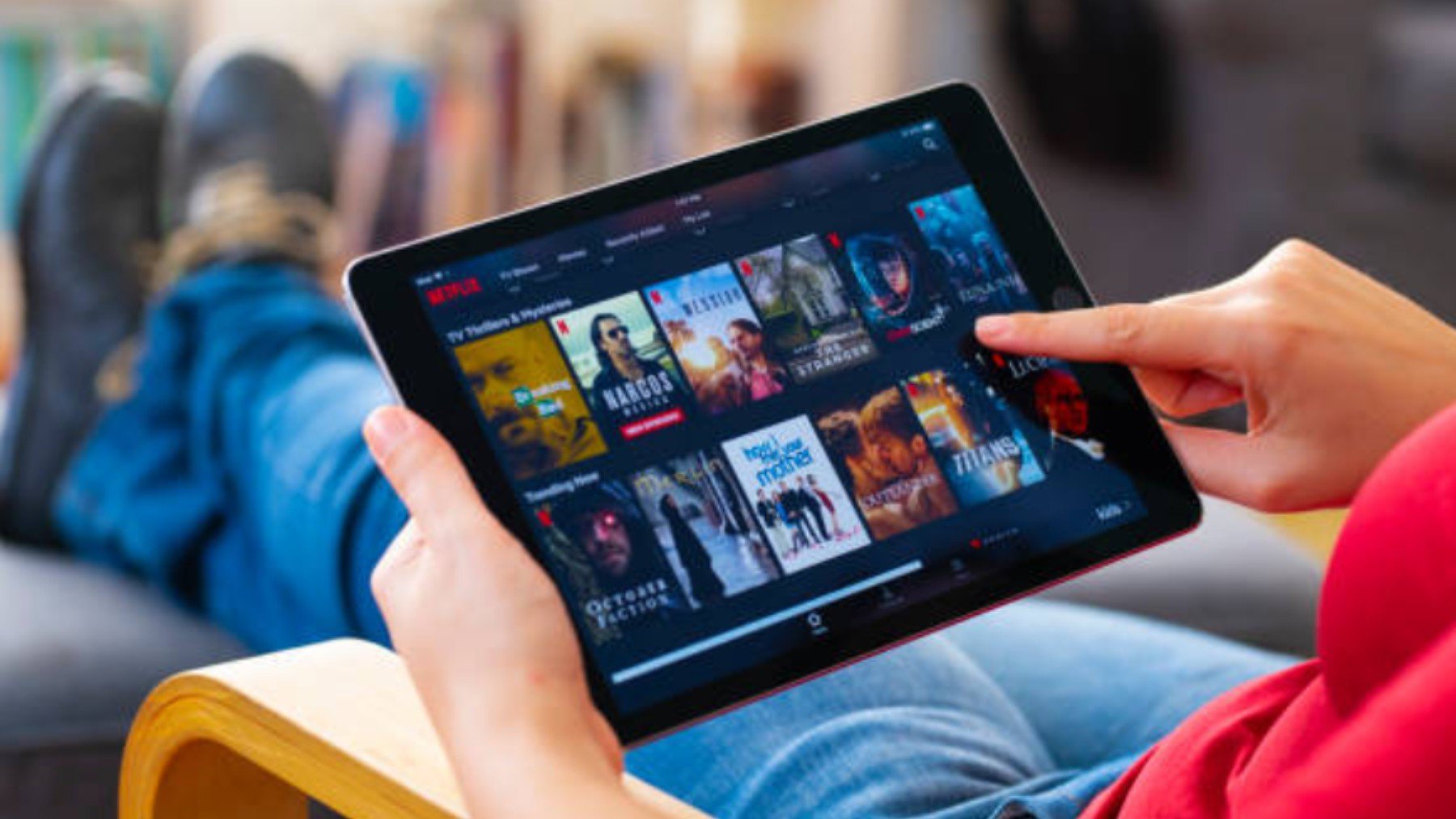 Adiós a compartir Netflix: esto es lo que te cobrarán por dejarle tu contraseña a tus amigos