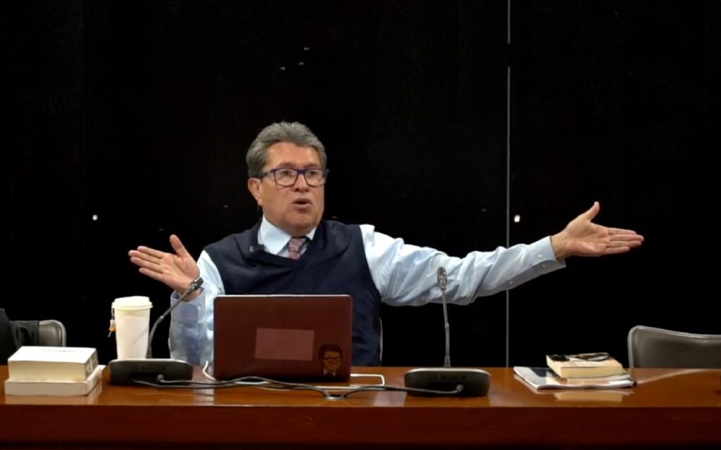 Admite Monreal que titulares del Ejército y Marina pidieron no hablar en comparecencia