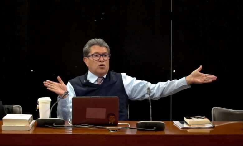 Admite Monreal que titulares del Ejército y Marina pidieron no hablar en comparecencia