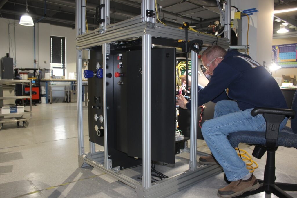 Advanced Ionics se burla de la innovación en electrólisis 'para limpiar' el sucio negocio del hidrógeno