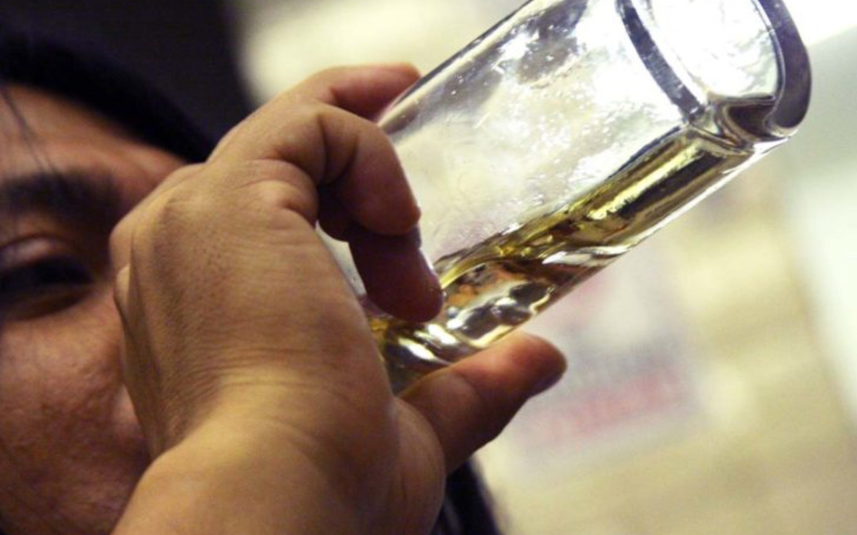 Al menos 12 muertos y 40 hospitalizados por tomar alcohol adulterado en Ecuador