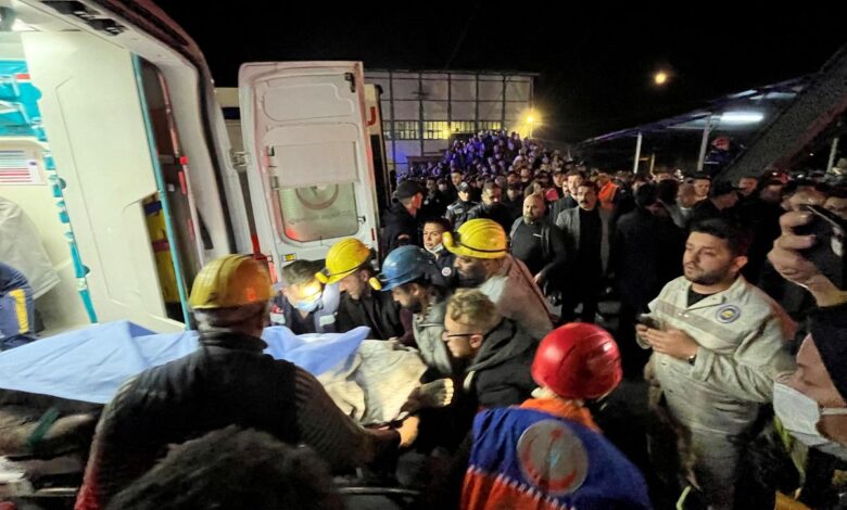 Al menos 40 muertos en una explosión en una mina de carbón en Turquía