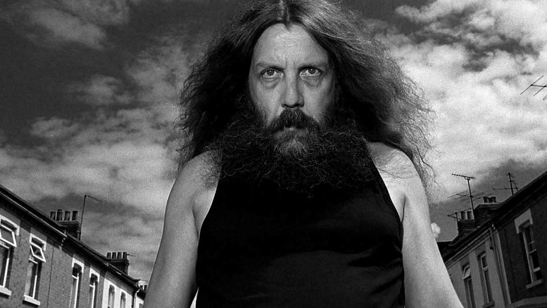 Alan Moore ve una clara relación entre el auge del cine de superhéroes y el fascismo