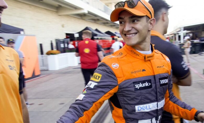 Alex Palou estrena con McLaren la publicidad más dinámica de la F1