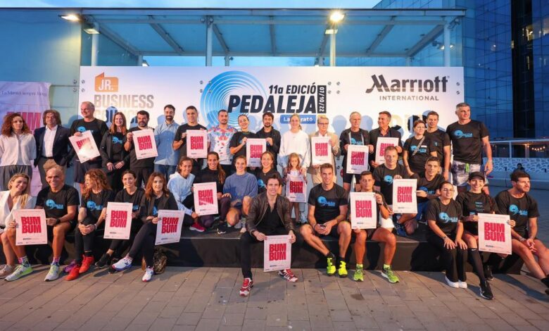 Alexia Putellas, Anni y Clara Espar, en el 'Pedaleja per la Marató TV3'