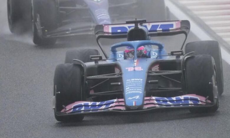 Alonso carga contra Alpine por radio