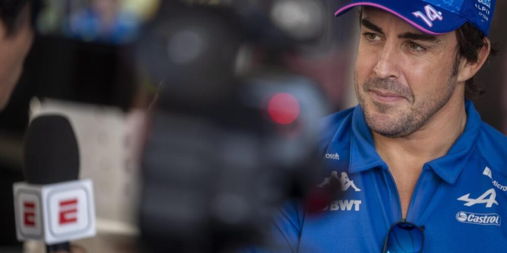 Alonso sale en defensa de la FIA