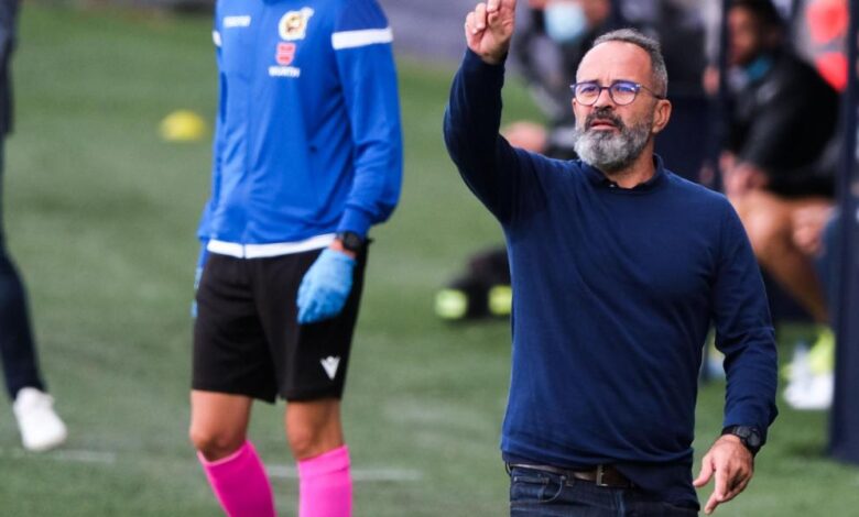 Álvaro Cervera lamenta las bajas de su equipo
