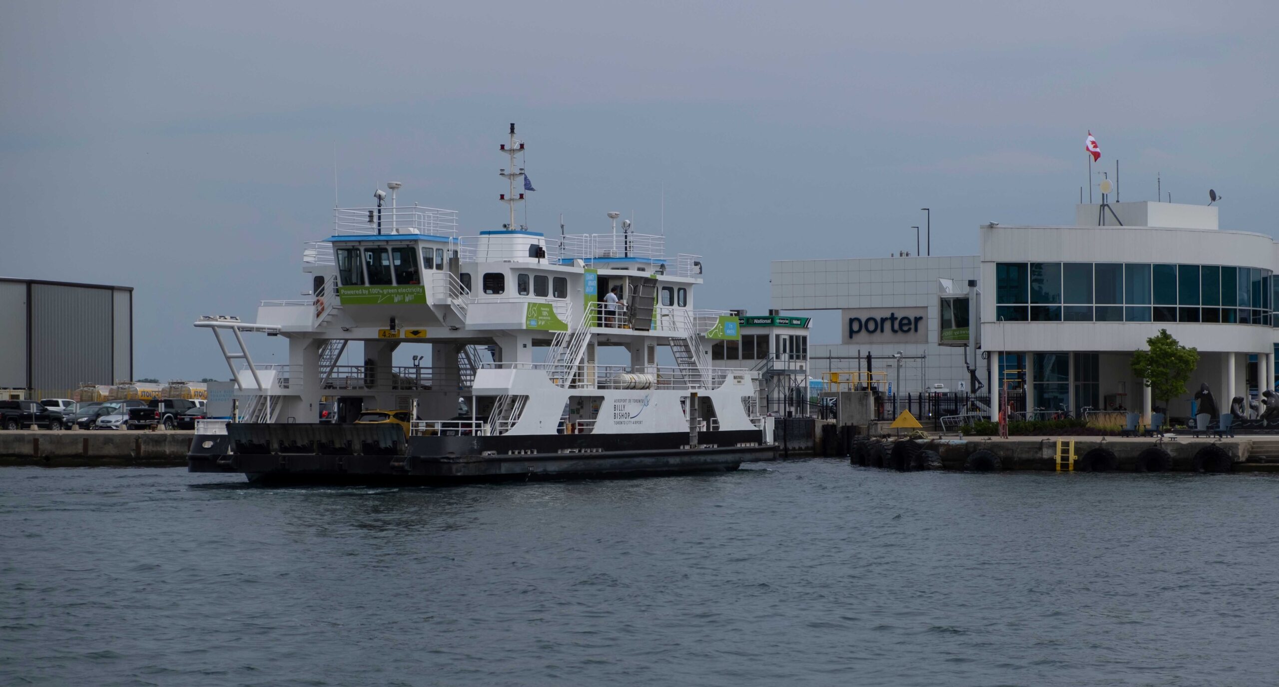 Amenaza de bomba: desalojan aeropuerto en Toronto por posible artefacto explosivo