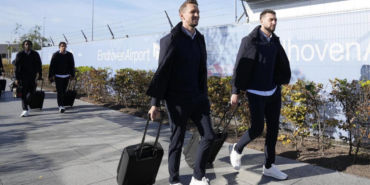 Arsenal y PSV disputan mañana su partido pendiente