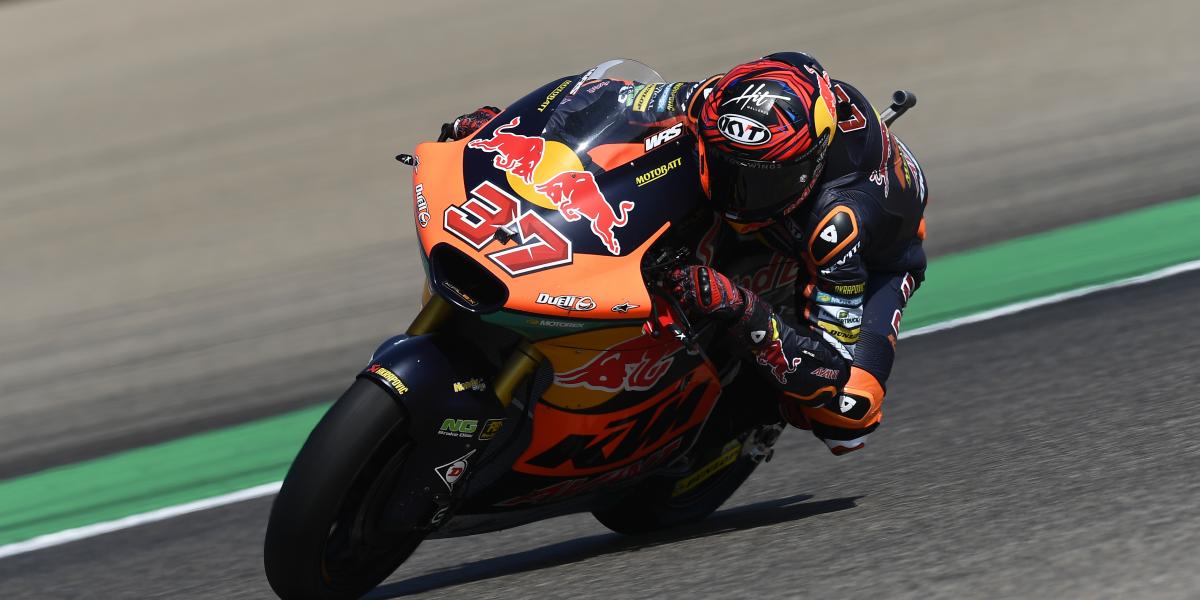 Augusto Fernández lidera un FP1 accidentado