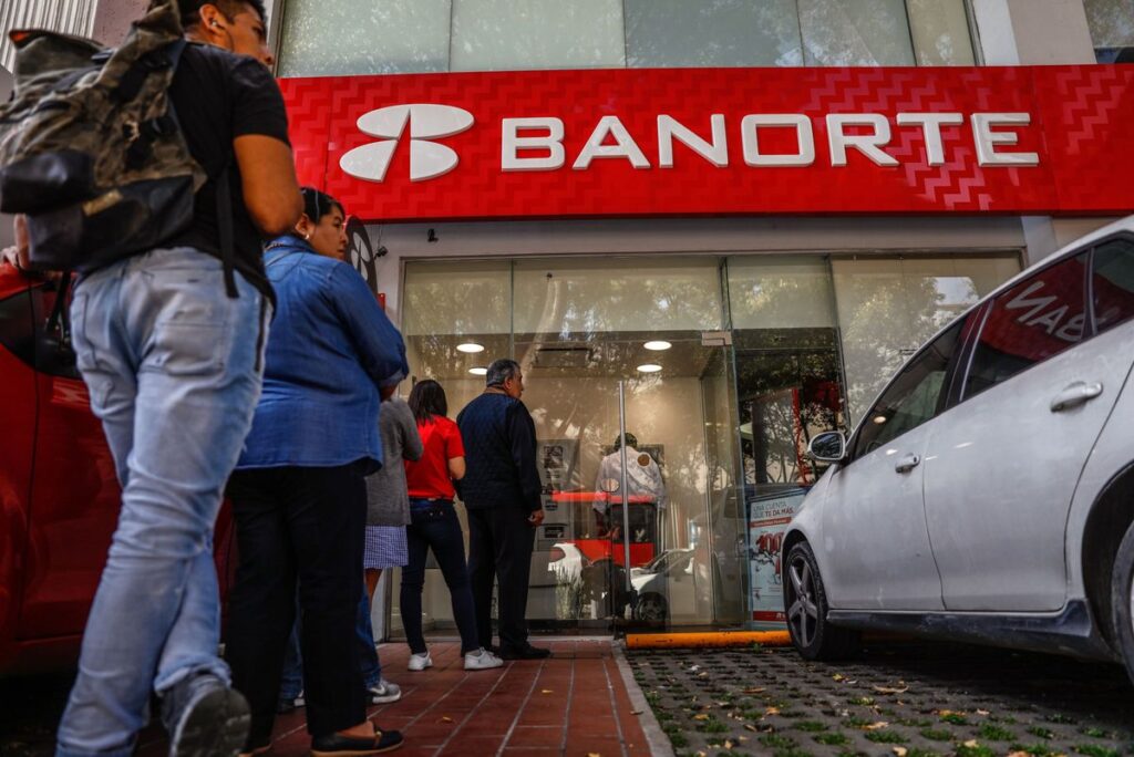 Banorte se retira del proceso de compra de Banamex
