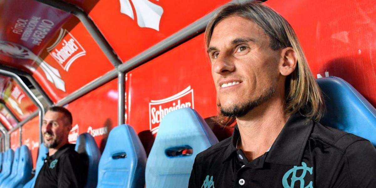 Becaccece reúne los requisitos para entrenar en el Elche