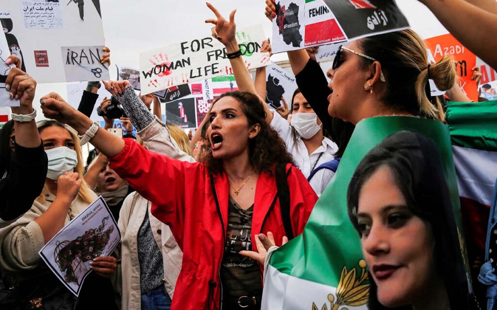 Biden anuncia nuevas sanciones contra Irán por represión en protestas