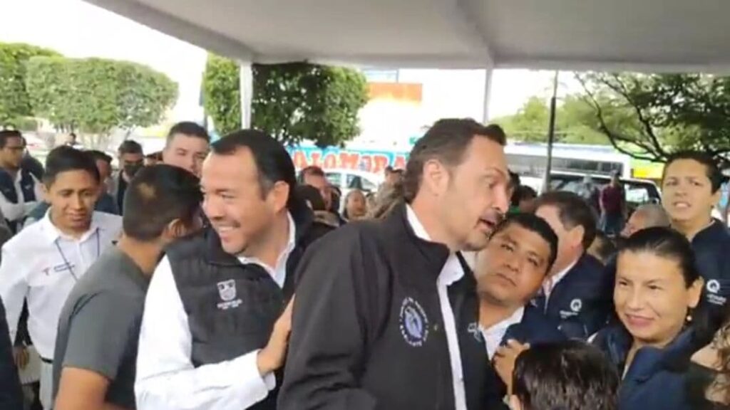 CRÓNICA:“Kuri pa´presidente“, gritaron, “pero de la CANACO” replicó el gobernador al reinaugurar nuevo mercado en SJR