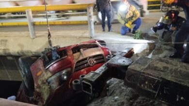 Cae auto al Río de los Remedios; muere el conductor | Video