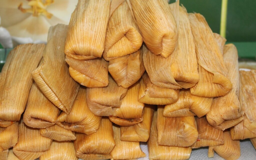 Cae hombre que intentaba cruzar a EU más de 2 mil pastillas de fentanilo escondidas en... ¡tamales!