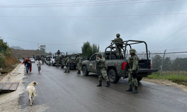 Civiles armados mantienen el control de Santa Martha, Chiapas; gobierno aborta operativo de seguridad