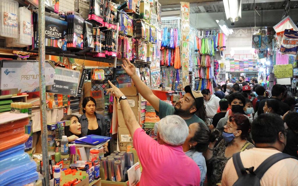 Confianza del consumidor disminuye 2.5 en un año