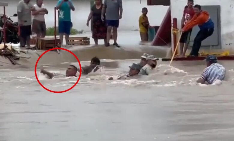 Corriente se lleva a elemento de la Guardia Nacional en Tabasco; así lo rescataron | Video