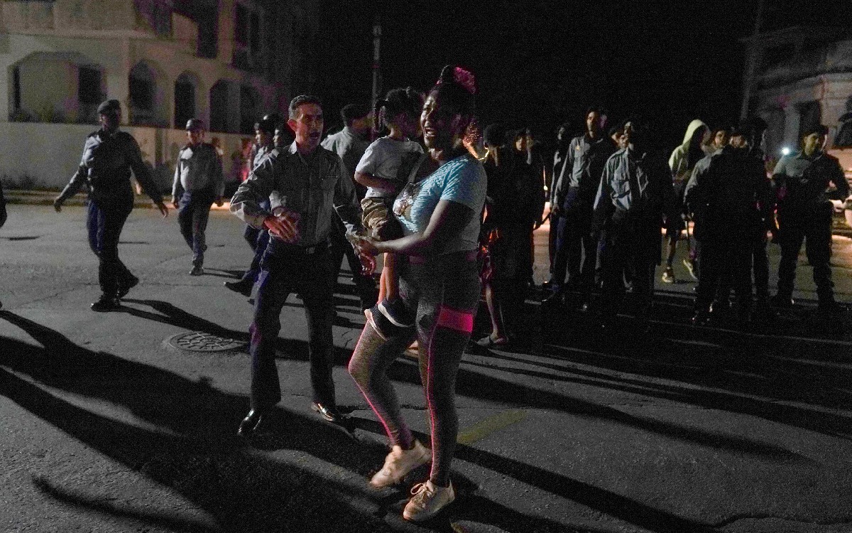 Cubanos protestan en las calles; exigen luz tras dos días de apagón | Video