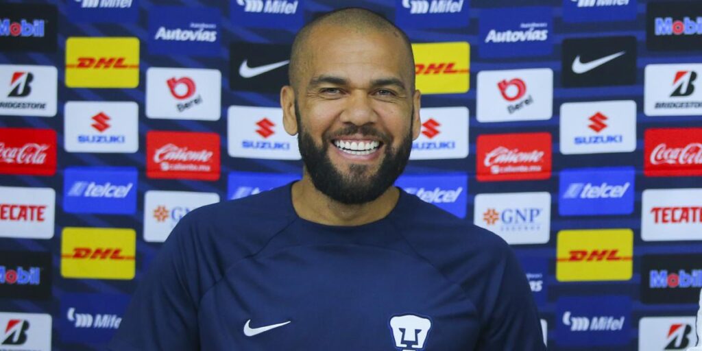 Dani Alves, interesado en comprar un club de fútbol