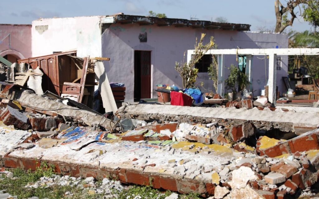 Declaran emergencia en Nayarit por daños del huracán 'Roslyn'