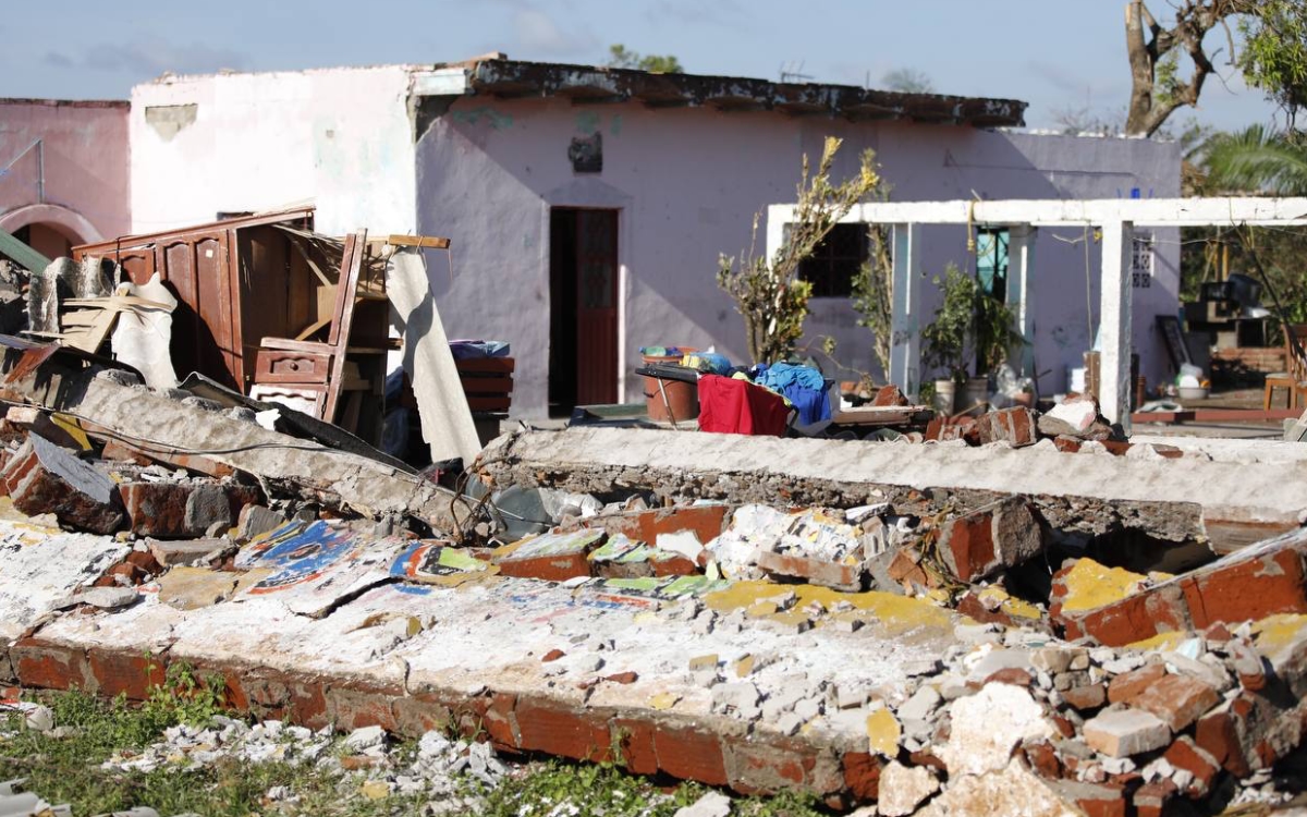 Declaran emergencia en Nayarit por daños del huracán ‘Roslyn’