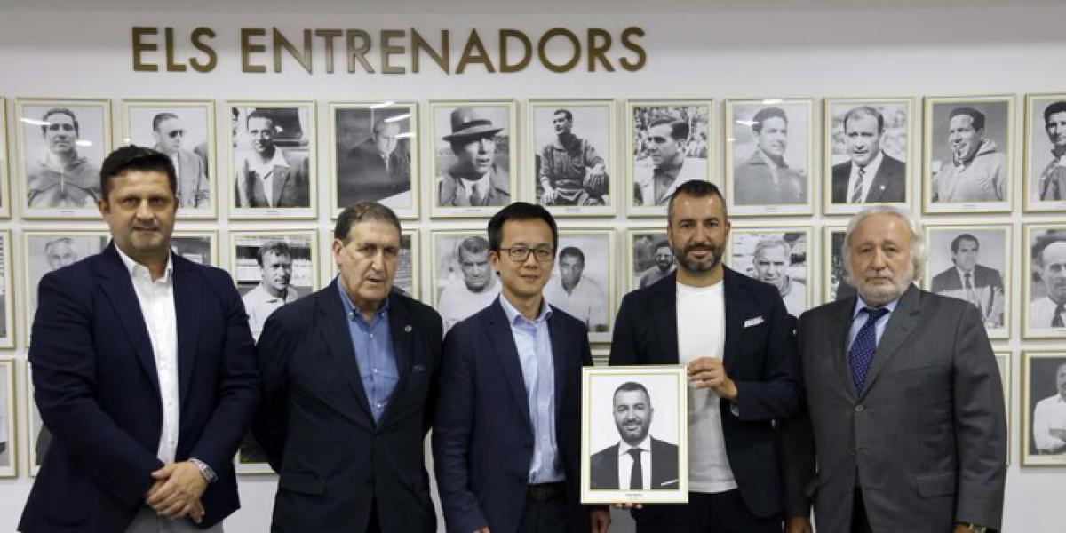 Diego Martínez ya luce en la historia perica