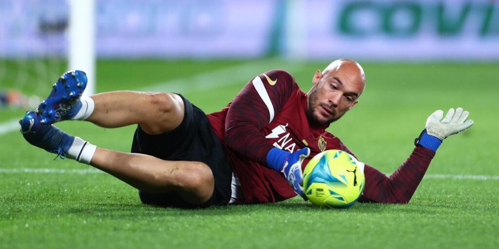 Dmitrovic será el portero del Sevilla y Dolberg, el delantero ante el Copenhague