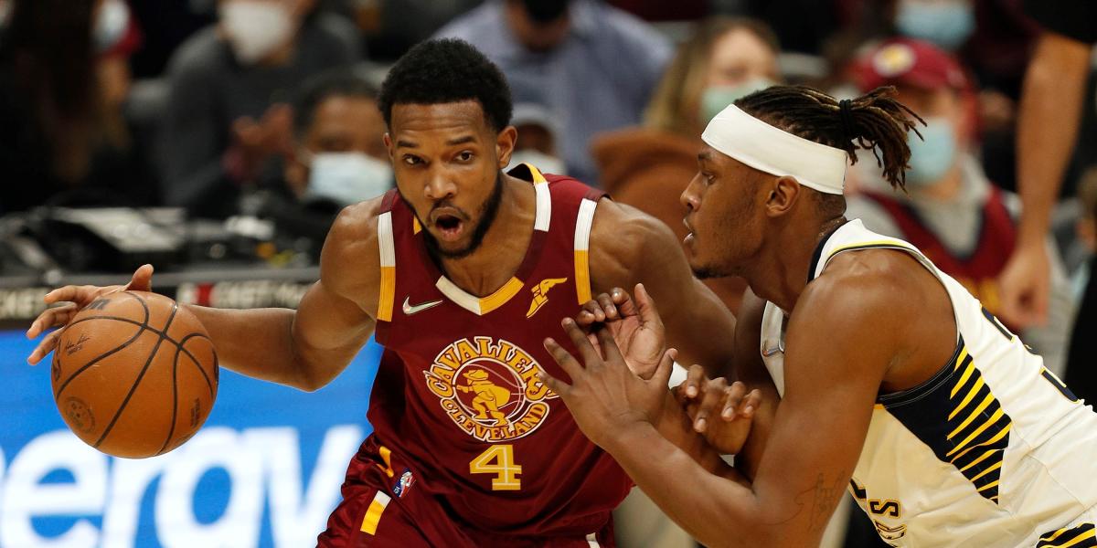 Dos semanas de baja para Evan Mobley, pieza clave de los Cavaliers
