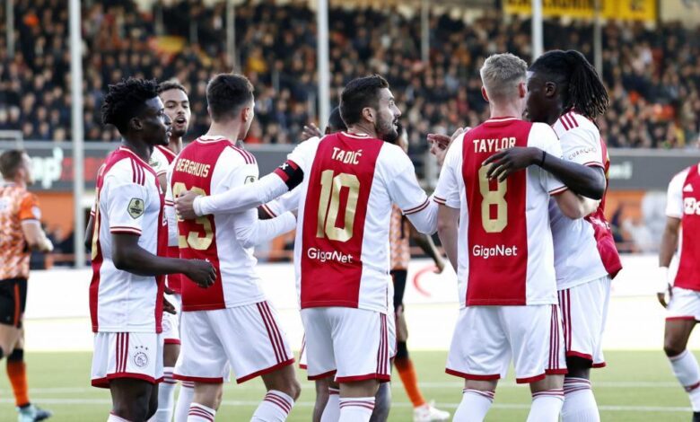 El Ajax se rehace con una goleada para recuperar el liderato (2-4)