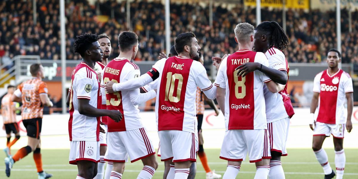 El Ajax se rehace con una goleada para recuperar el liderato (2-4)