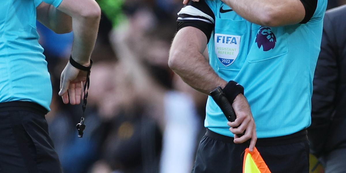 El Leeds-Arsenal, suspendido