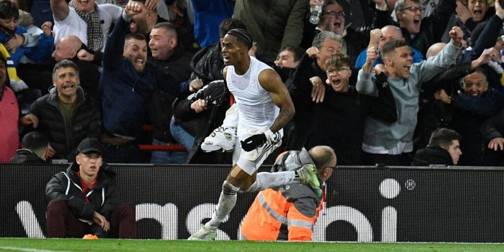 El Leeds conquista Anfield en un partido loco
